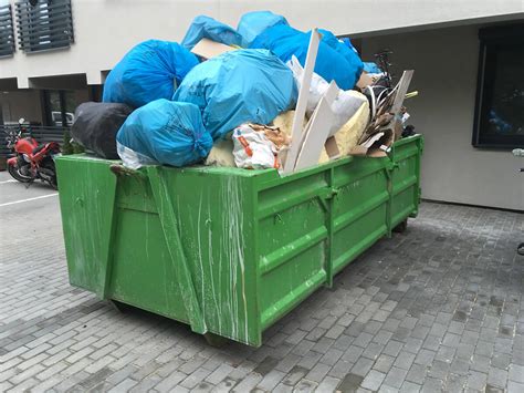 Wywóz śmieci i kontenery śmieci maj 2022