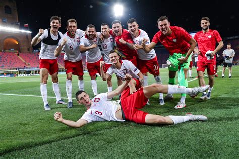 Emocjonujące widowisko w półfinałowym meczu mistrzostw Europy! Włoska reprezentacja narodowa ograła reprezentację Hiszpanii i wywalczyła awans do wielkiego finału!