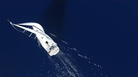 Idealną ofertę tyczącą się elektroniki pływających jednostek można odszukać na naszym portalu internetowym Sail Store! 2023
