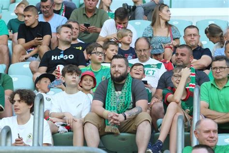 Niesamowicie mnóstwo emocji podczas niedzielnego meczu rozgrywek ligi polskiej między Lechem z Poznania, a krakowską Wisłą!